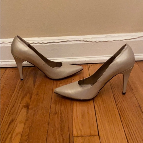 Vaneli Sand Pearl Cathlin Pumps Size 6 - Picture 2 of 6